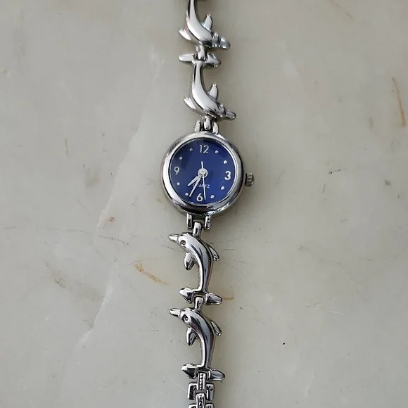 New Quartz Dolphin Silver Toned Watch DENACCI Watch Womens Silver Tone Stainless Steel Dolphins  main image 3